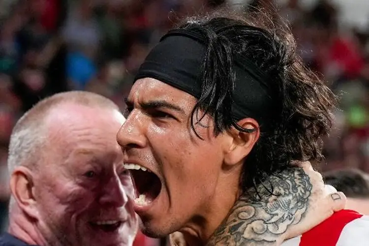 PSV gana con gol mexicano rumbo a la Champions League