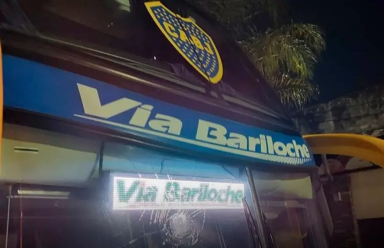 Vuelven a agredir autobús de Boca Juniors 