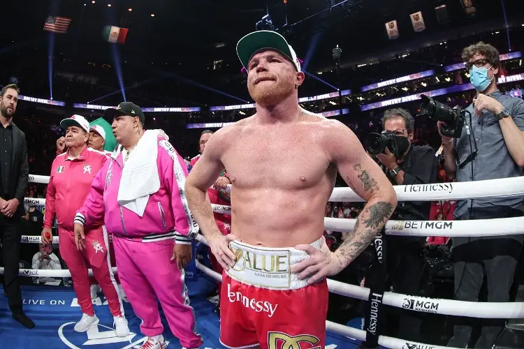 'Canelo' Álvarez es 'bateado' por Eduin Caz y Grupo Firme 