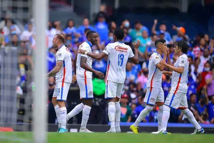 Cruz Azul sufre, pero se reencuentra con el triunfo