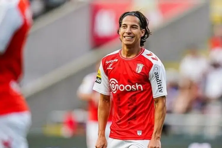 Diego Lainez se estrena como goleador en Portugal (VIDEO)