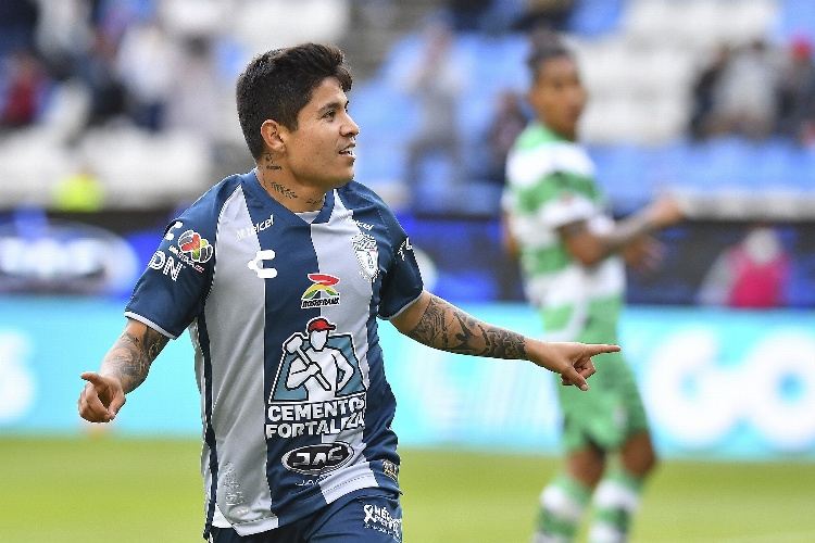 Pachuca vence a Santos y se acerca a la cima de la Liga MX