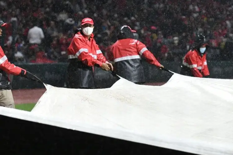 Lluvia suspende juego mientras ganaban los Diablos