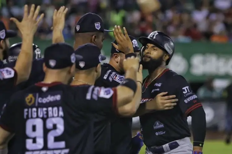 Sultanes gana y acaricia el título de la LMB