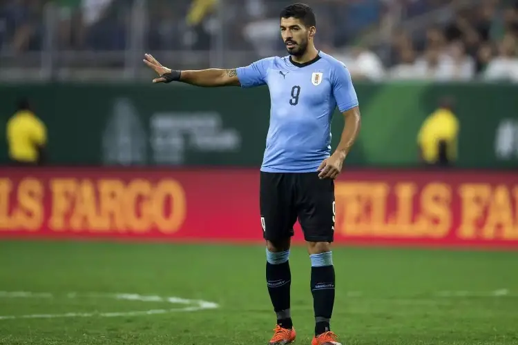 Luis Suárez define su futuro lejos de Uruguay