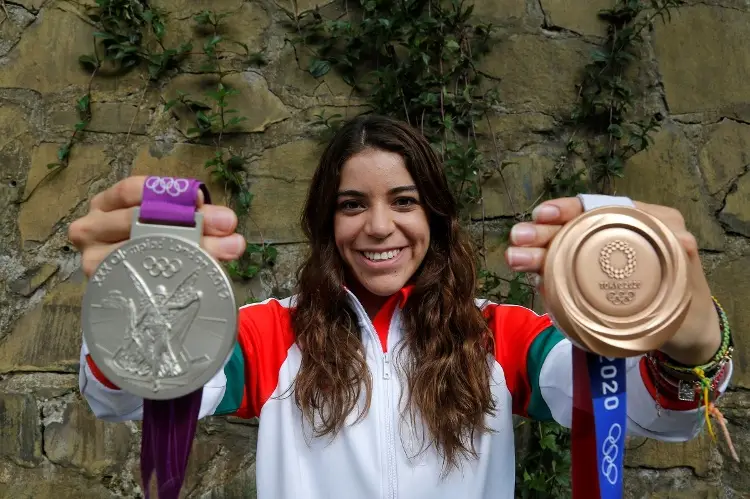 Ale Orozco lista para entrenar después de cirugía