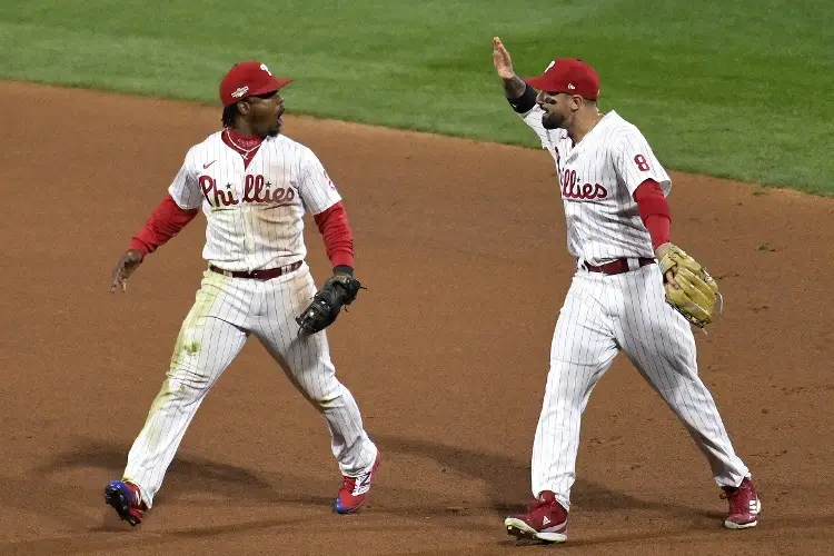 Phillies ganan a los Padres y se adelantan rumbo a la Serie Mundial