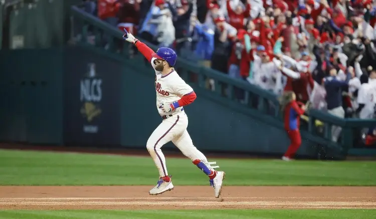 Bryce Harper va por la joya que le falta a su corona en la Serie Mundial