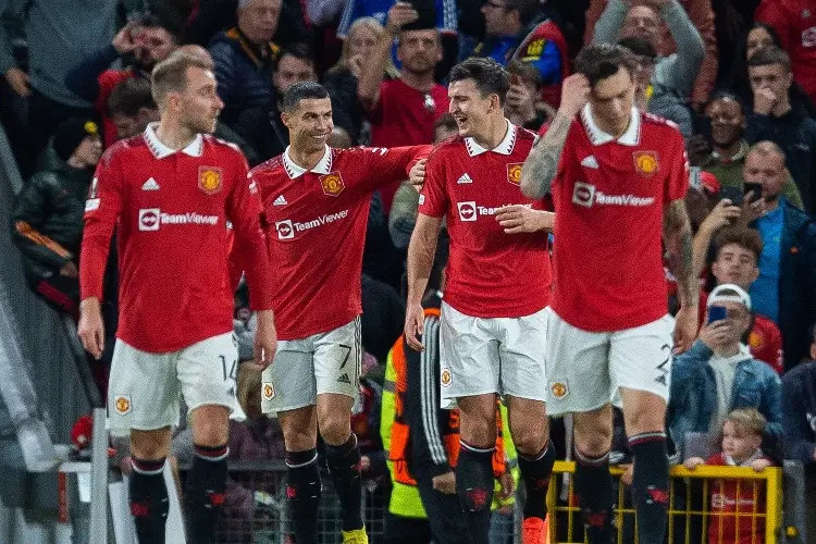 Cristiano guía triunfo del United en Europa League