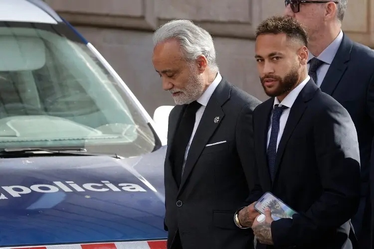 Fiscal retira todas las acusaciones a Neymar y Sandro Rosell