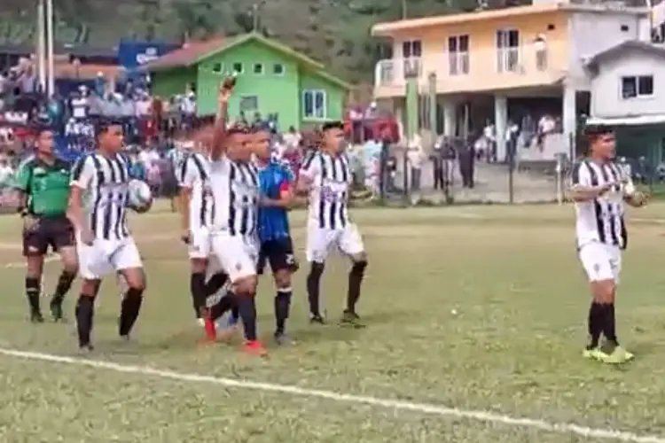 Suspenden La Perla vs Orizaba por agresiones de la afición (VIDEO)