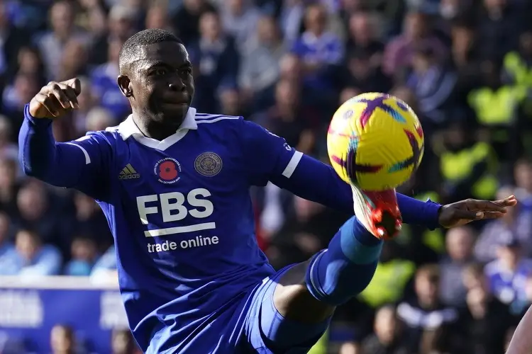 Leicester City sale de la zona de descenso
