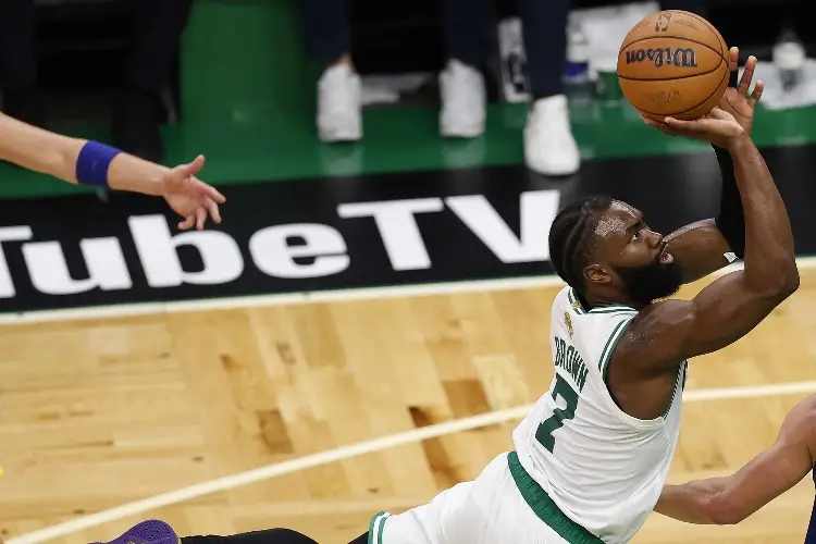 NBA: Celtics se impone a los Knicks