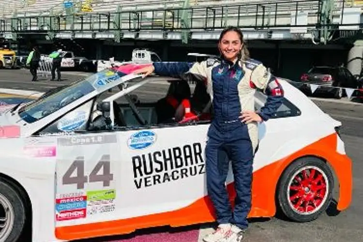 Obtiene tercer lugar general, Laura Sanz en Copa 1.8 de Notiauto 2022