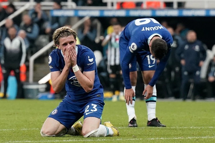 Newcastle extiende la mala racha del Chelsea en la Premier League