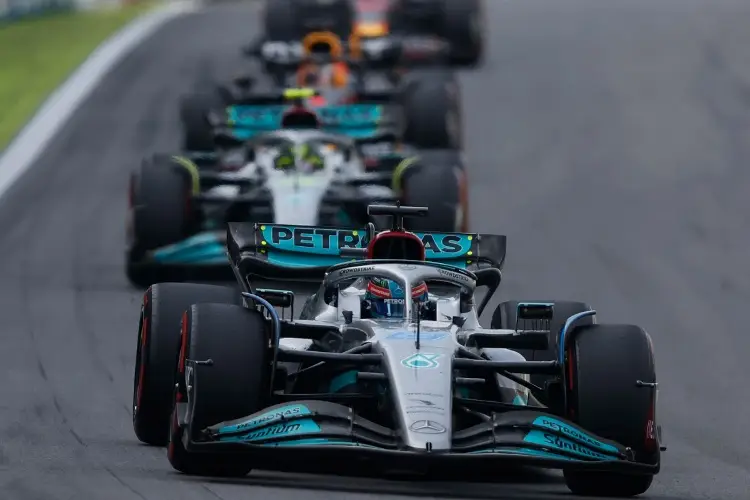Mercedes hace el 1-2 en el Gran Premio de Brasil 