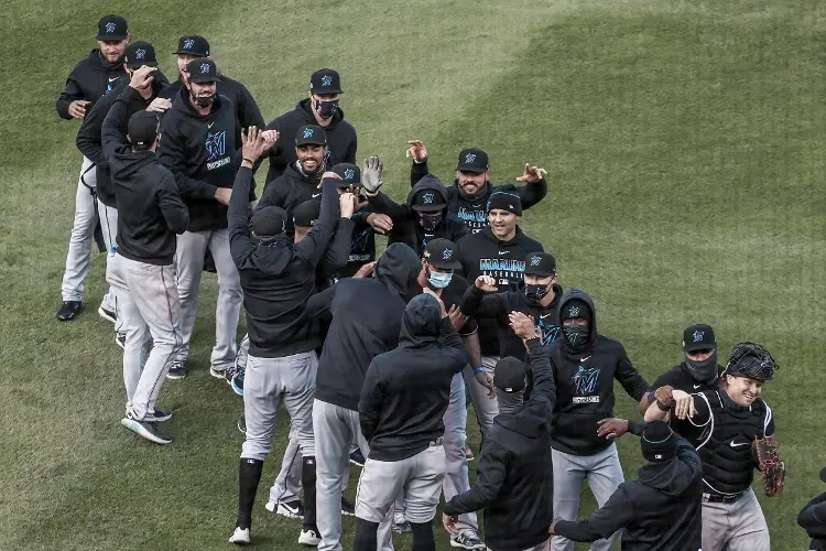 ¡Histórico! Marlins nombra a una mujer para operaciones comerciales