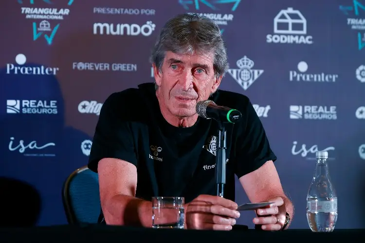 Pellegrini alza la mano para dirigir a Chile