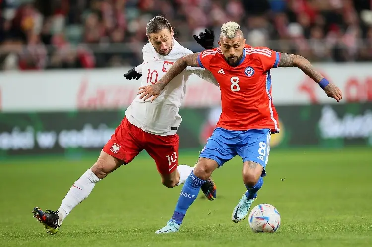 Polonia vence a Chile con gol agónico