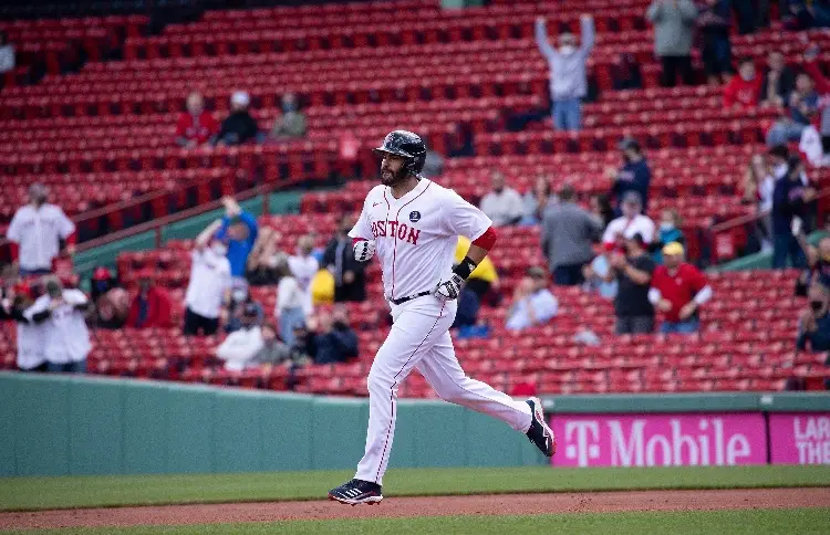 JD Martínez a los Dodgers a cambio de 10 millones