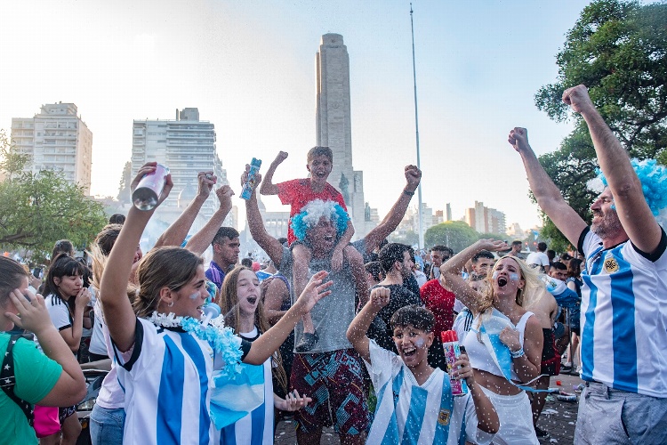 Ciudad donde nació Messi enloquece con el título de Argentina (VIDEOS)