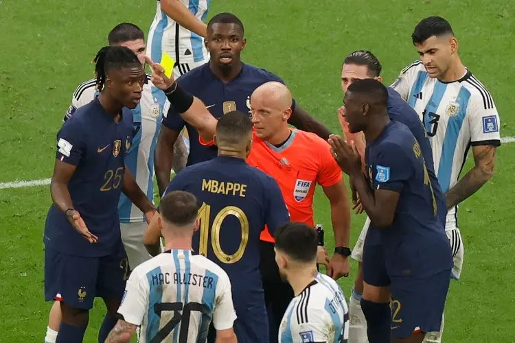 Árbitro de la Final no quiso marcar penal en contra de Argentina