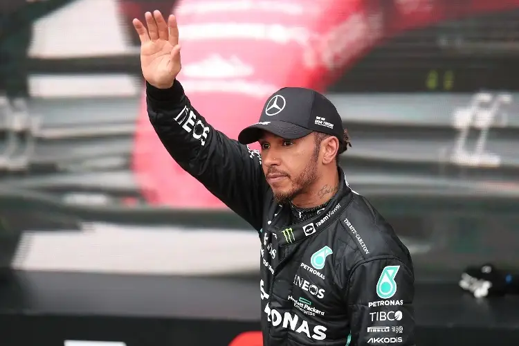 Lewis Hamilton sorprende al correr por las calles de Argentina (VIDEO)