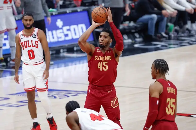 NBA: Los Cavaliers se imponen a los Chicago Bulls con final dramático