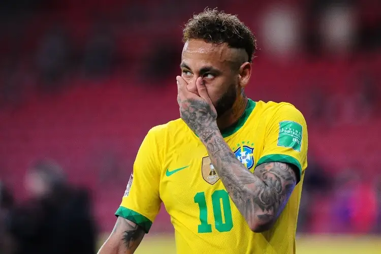 Neymar no pudo estar en el funeral de 'Pelé' y le pide a su padre que lo represente