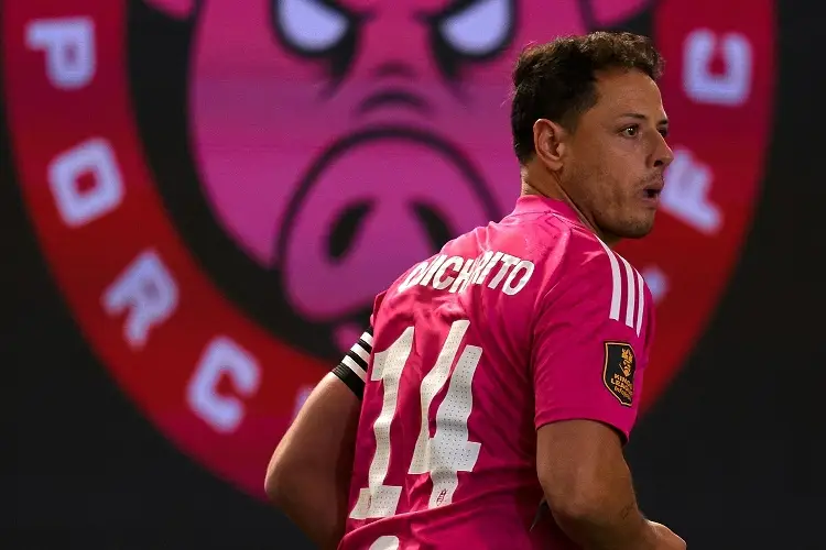 'Chicharito' se despide de su equipo, solo jugó un partido