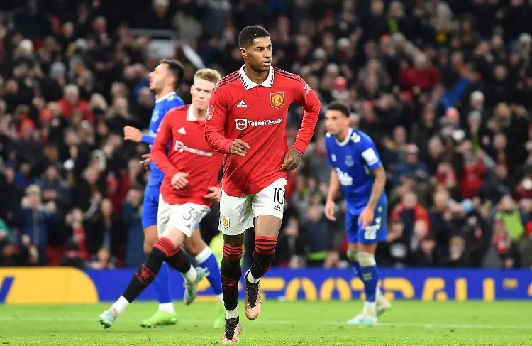 Manchester United avanza en la FA Cup