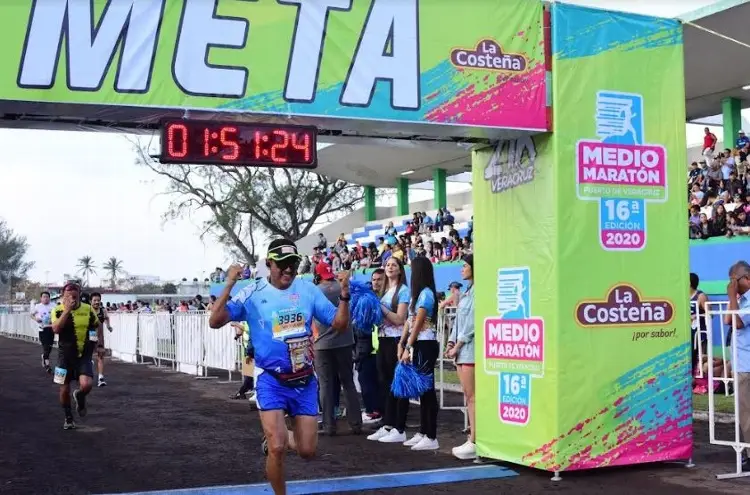 Van 4 mil corredores al Medio Maratón Puerto de Veracruz 2023