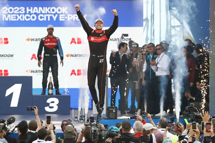 Jake Dennis triunfa en la Fórmula E en México