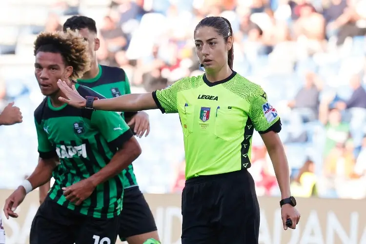 Terna arbitral femenina se estrena en Coppa en juego del 'Chucky' Lozano