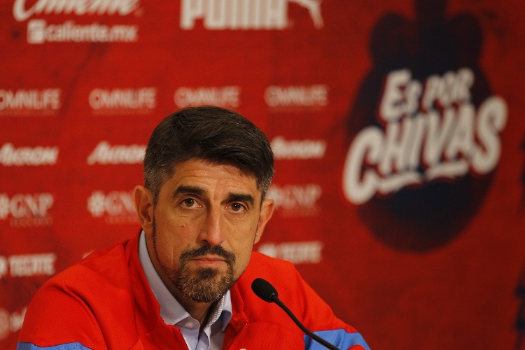 Veljko Paunovic lamenta que Chivas no encuentre su once titular 