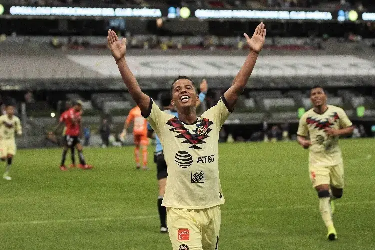 Giovani dos Santos niega estar involucrado en campaña política