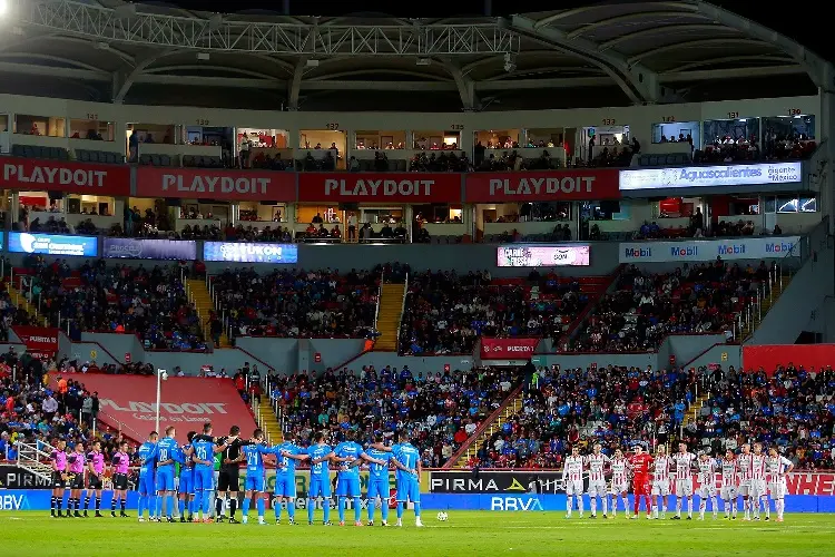 Clubes de Liga MX rinden homenaje a futbolista fallecido