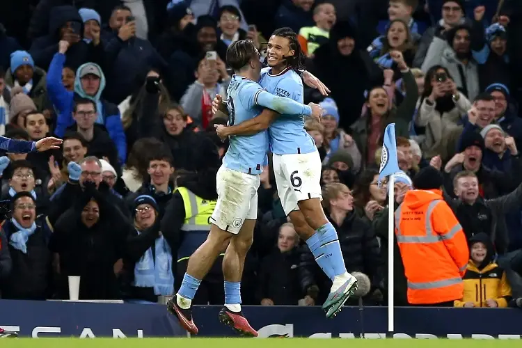 Manchester City pega duro y elimina al Arsenal