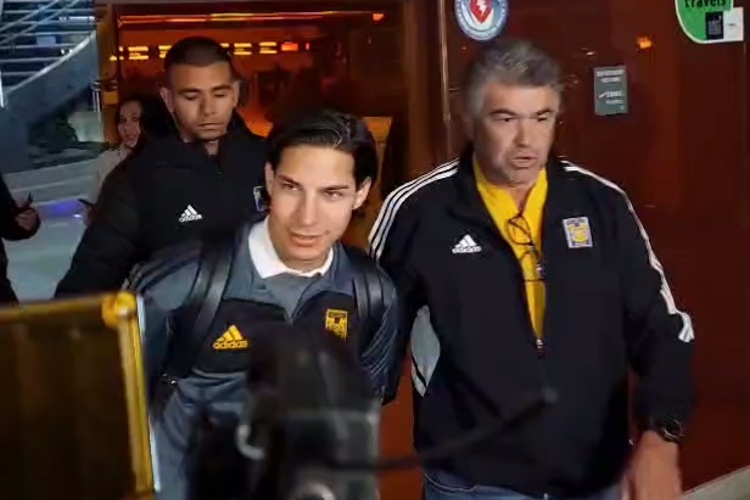 Diego Lainez ya está en México para firmar con Tigres (VIDEO)