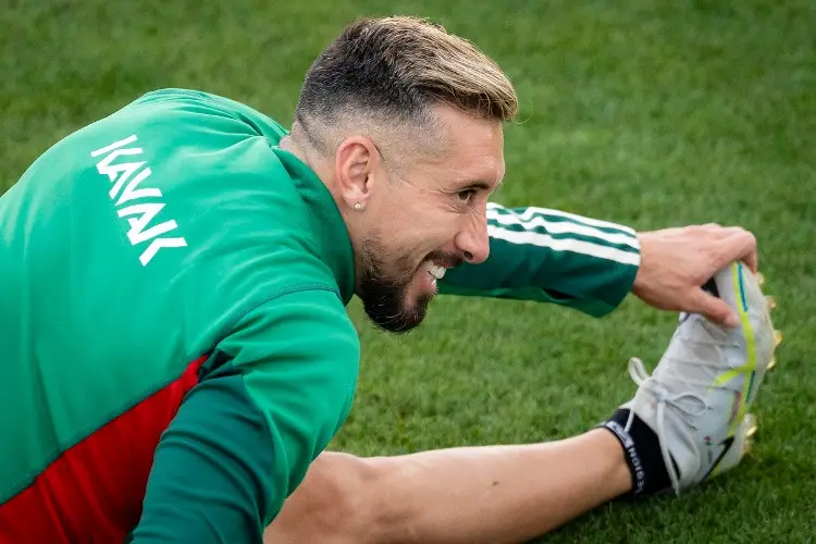 Héctor Herrera entrena en México (FOTO)