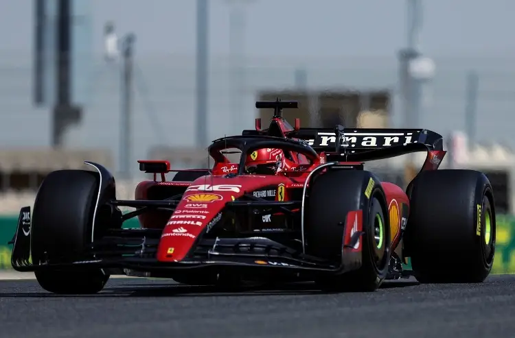 F1: Leclerc domina y Bottas rompe el motor