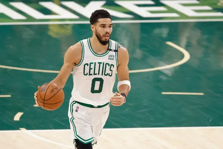 NBA: Tatum aparece para liquidar a Filadelfia 