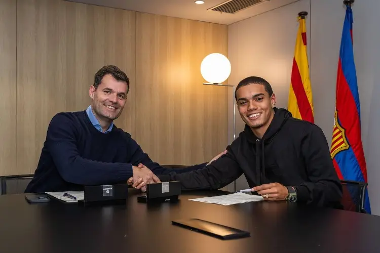 Barcelona contrata al hijo de Ronaldinho
