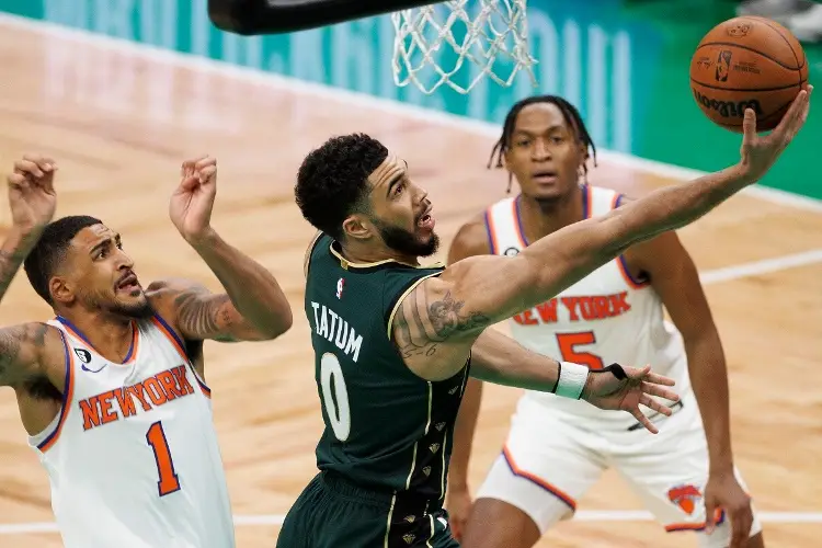 NBA: Knicks conquistan Boston tras dos prórrogas