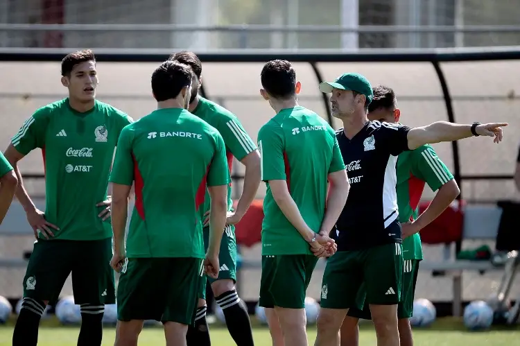 Cocca dirige primera práctica con la Selección