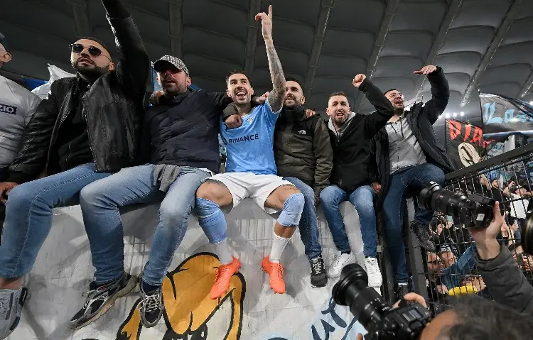 Justicia italiana investiga cánticos antisemitas de hinchas de Lazio