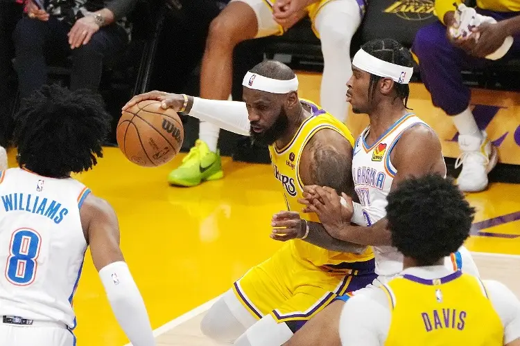 LeBron seguirá sin jugar, no hay fecha para su regreso