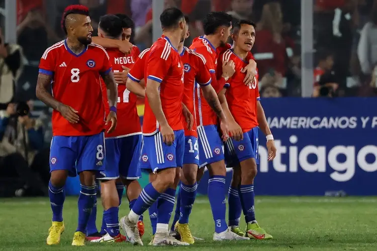 Chile consigue primer triunfo con su nuevo DT