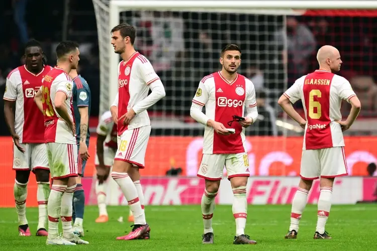 Ex futbolista del Ajax se recupera tras las secuelas del coma