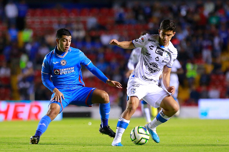 Cruz Azul sufre para empatarle al Querétaro